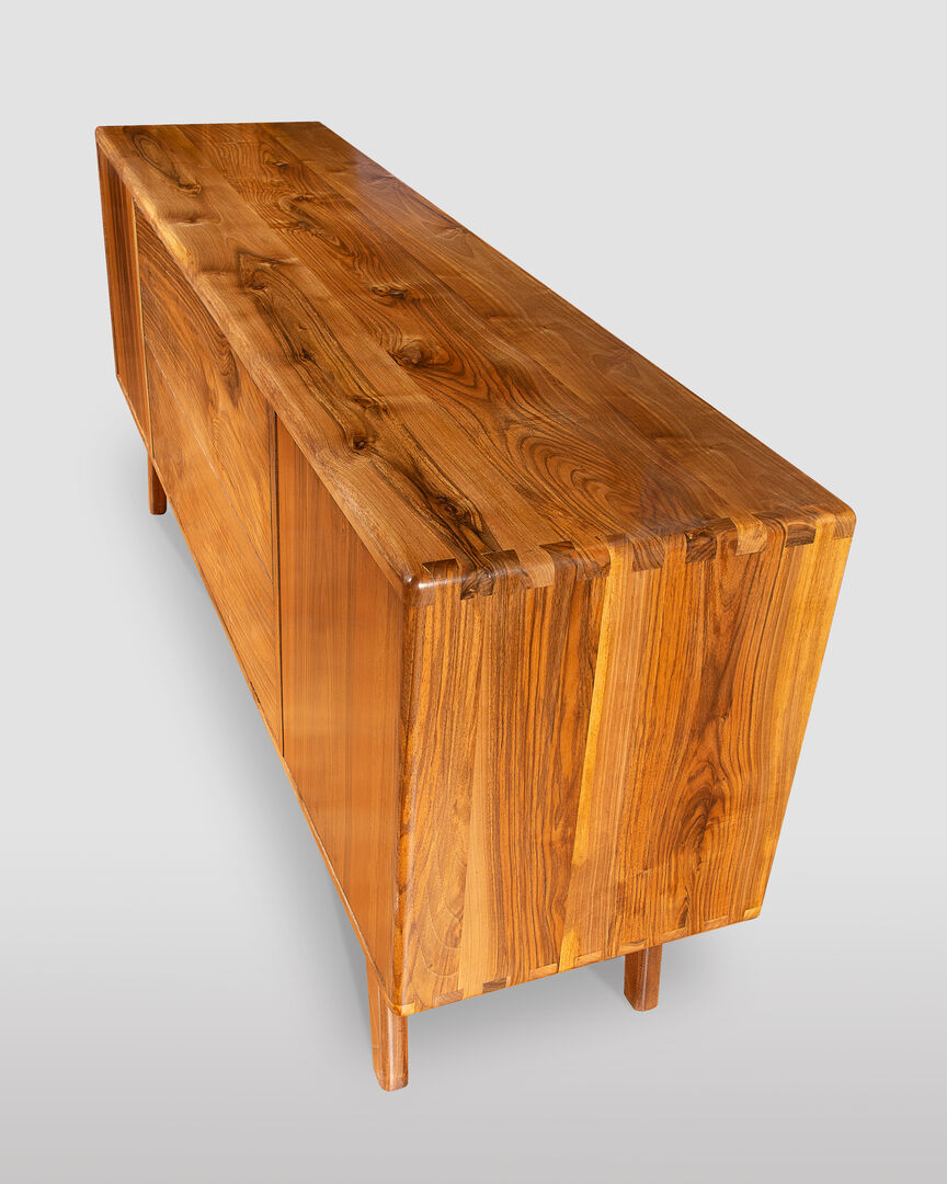 Dovetail Walnut Sideboard EBANISTERIA GAMBELLA