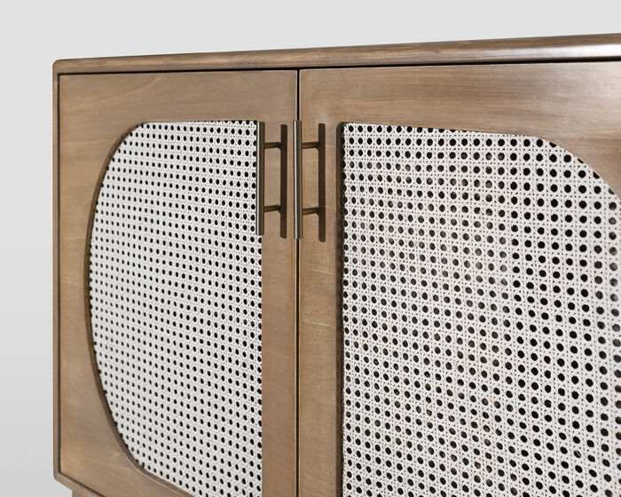 Sideboard im skandinavischen Stil mit Türen aus Wien-Stroh