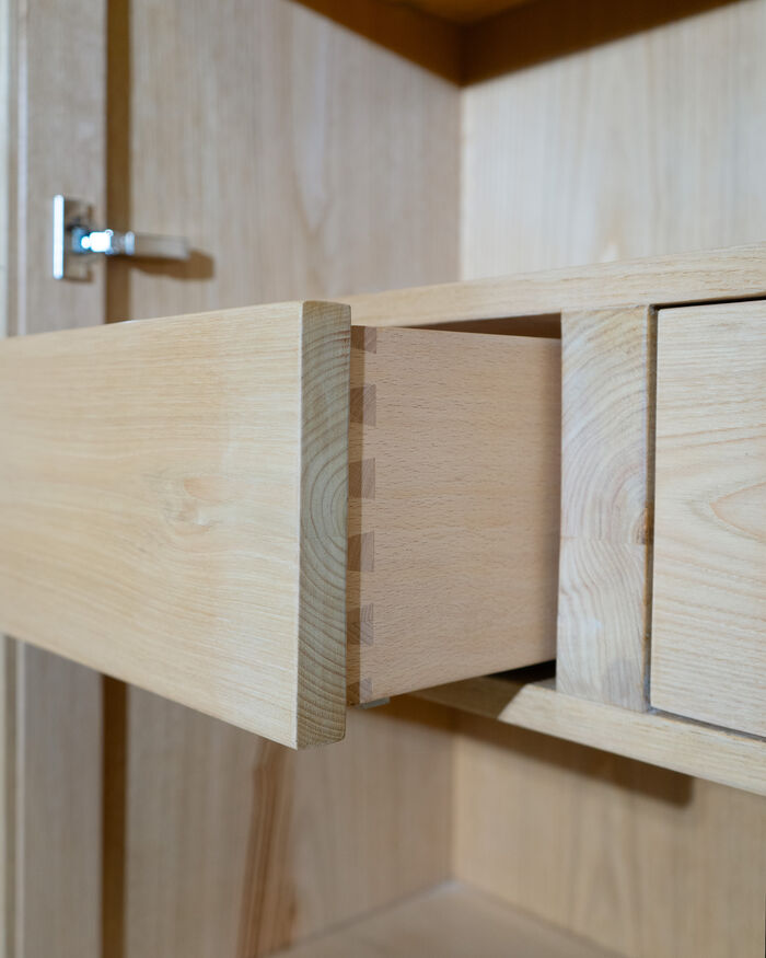 Modern Minimalist Style Bookshelf