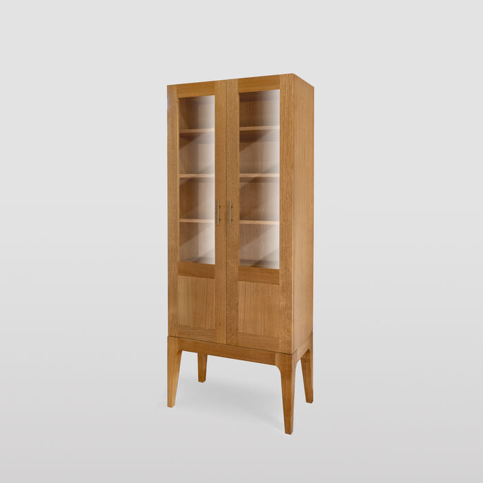 Minimalist Two-Door Solid Oak Display Cabinet – Nordic Style