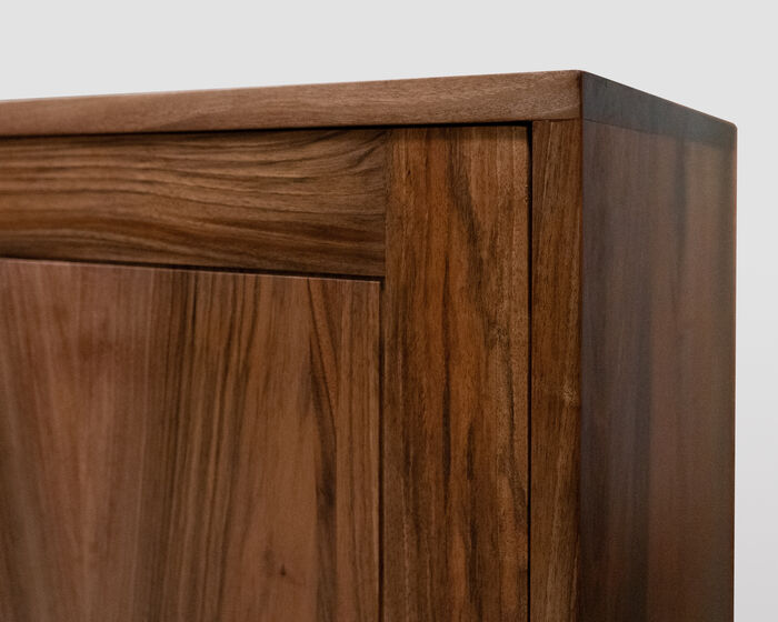 Madia in Noce Massello – Design Contemporaneo e Minimalista